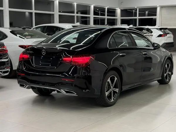 بنز، کلاس A سدان