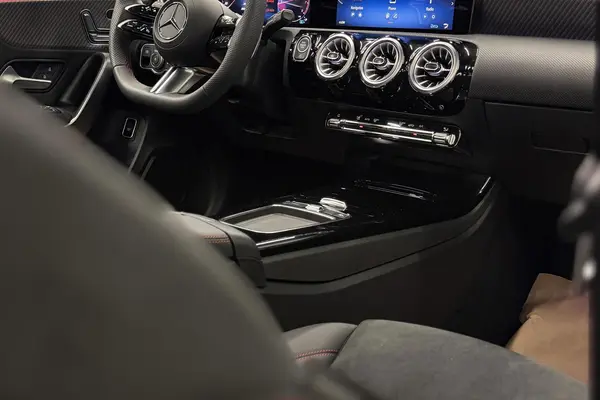 بنز، کلاس A سدان