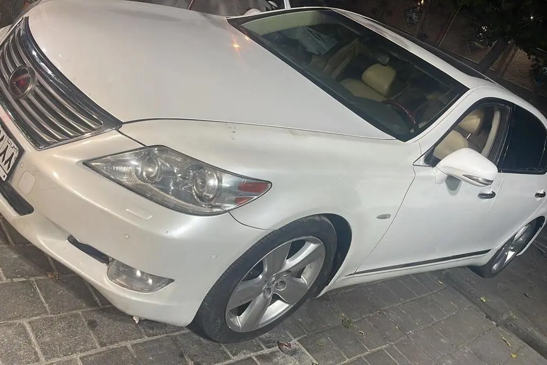 لکسوس،  LS