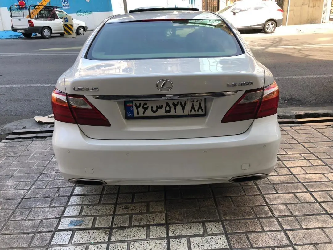 لکسوس،  LS