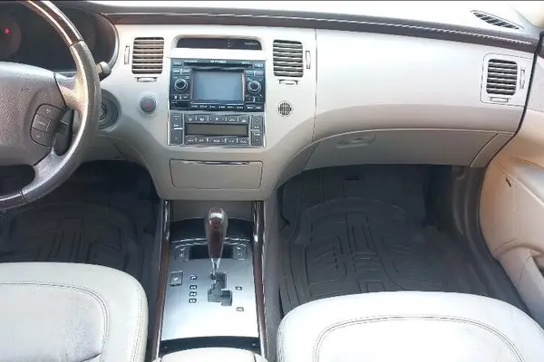 هیوندای، آزرا (گرنجور)