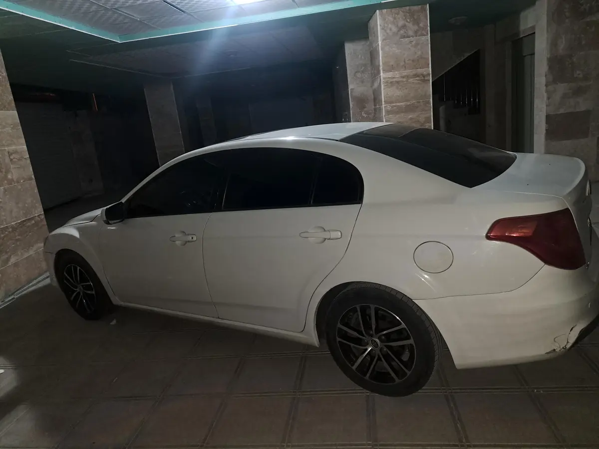 بسترن،  B50F