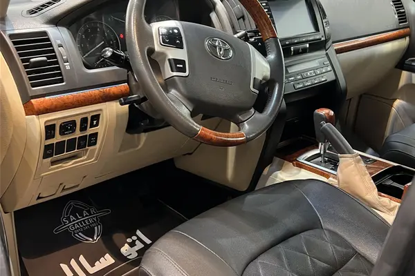 تویوتا، لندکروز چهار در