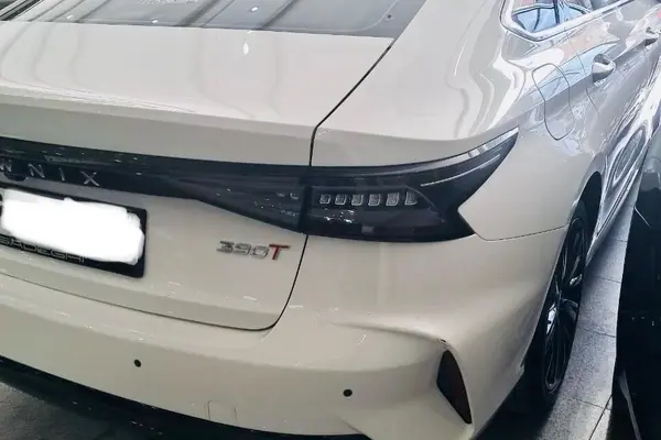 فونیکس، آریزو 8 (Z8)