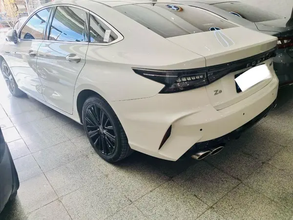 فونیکس، آریزو 8 (Z8)