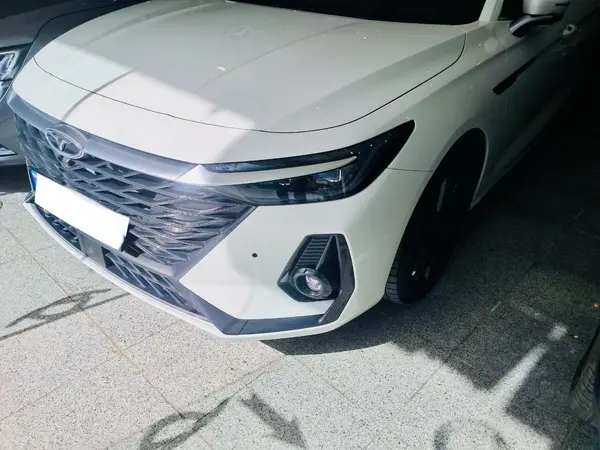 فونیکس، آریزو 8 (Z8)