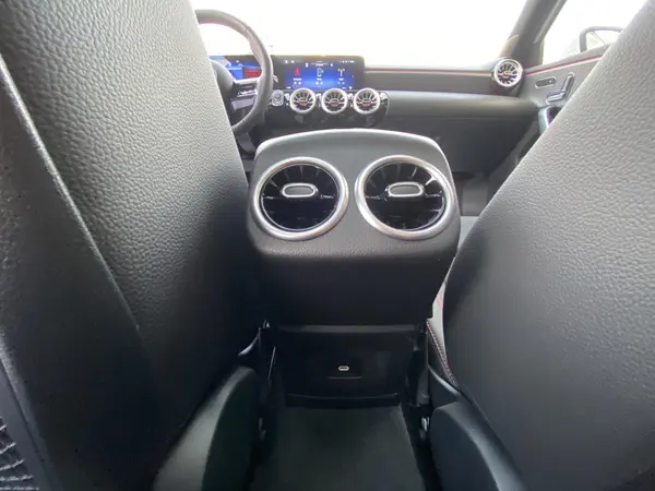 بنز، کلاس A سدان