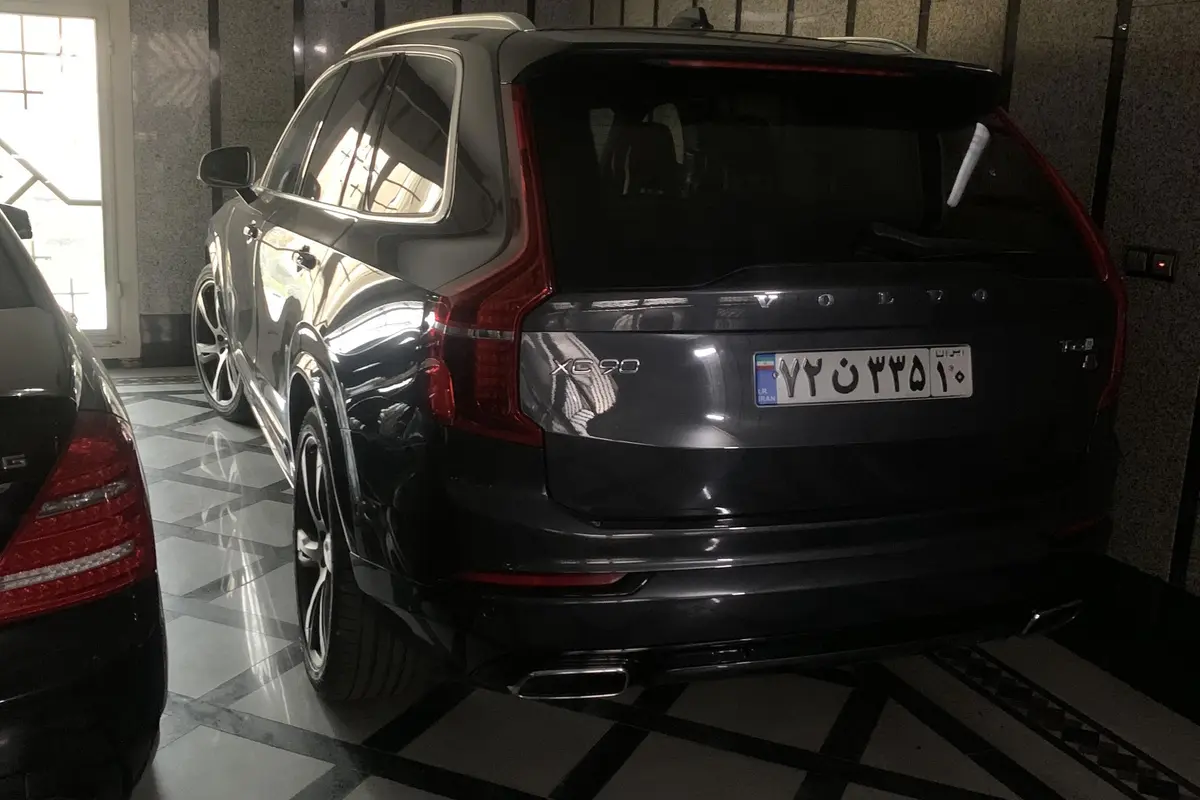 ولوو،  XC90