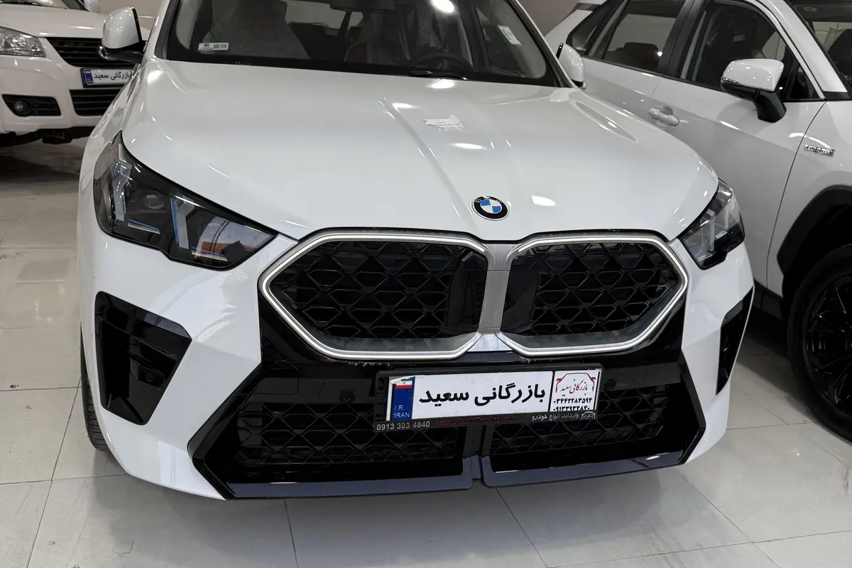 ب ام و،  X2