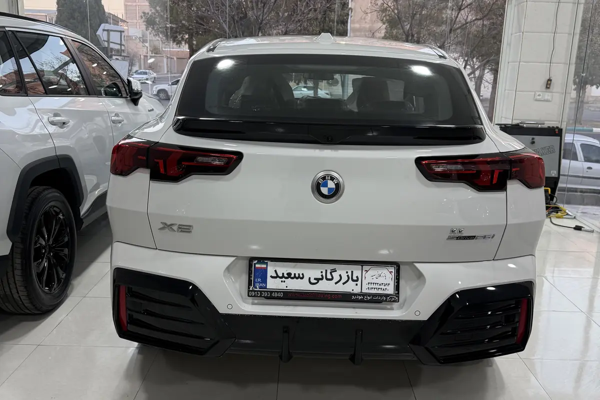 ب ام و،  X2