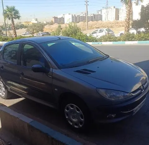پژو، 206