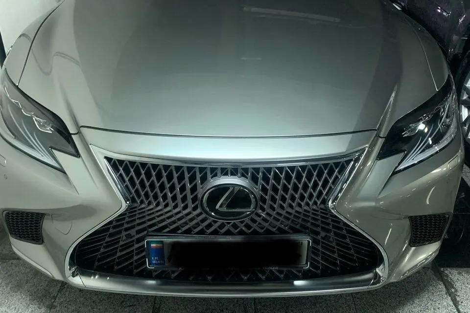 لکسوس،  LS