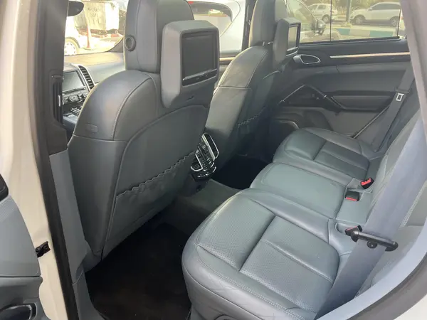 پورشه، کاین