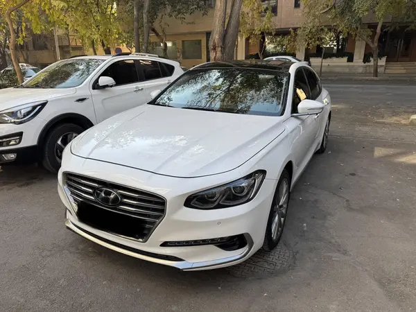 هیوندای، آزرا (گرنجور)