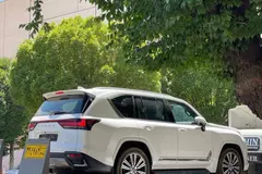 لکسوس، LX