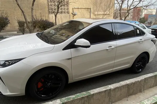 فونیکس، آریزو 6 جی تی (Z6 GT)