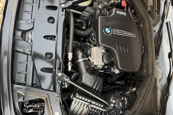 ب ام و، سری 5 سدان