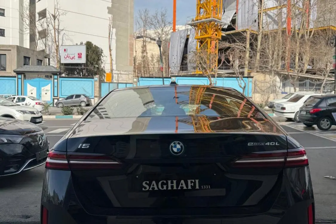 ب ام و،  i5