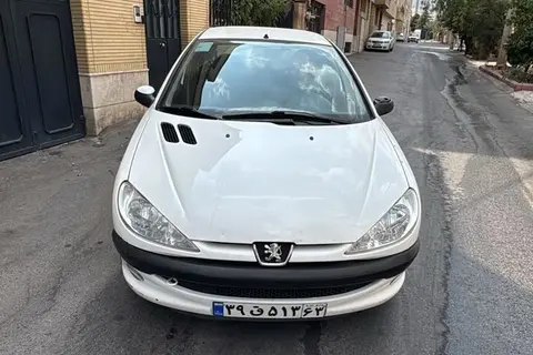 پژو، 206