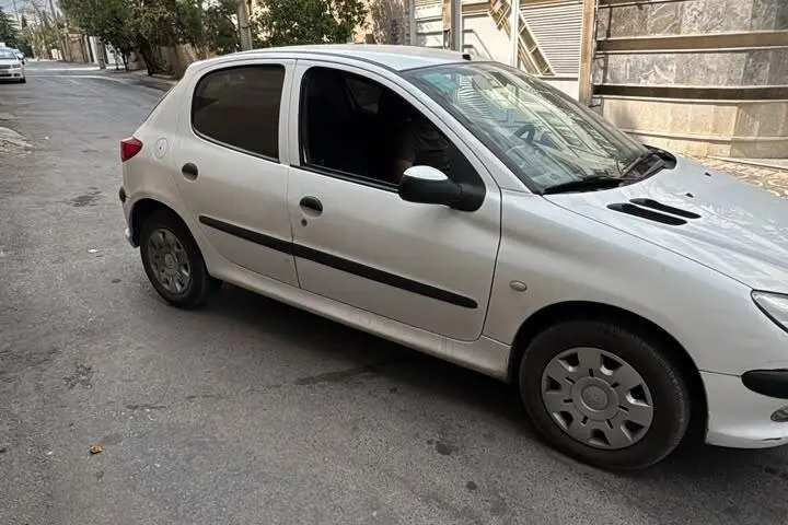 پژو،  206