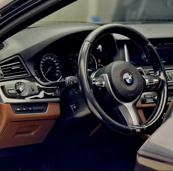 ب ام و، سری 5 سدان