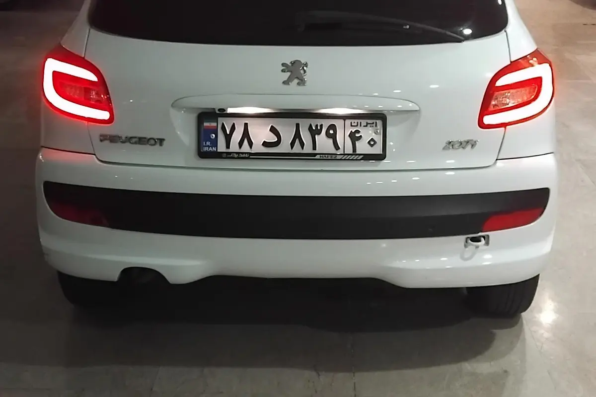پژو،  207