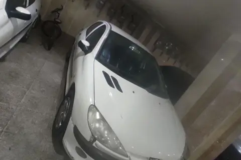 پژو، 206