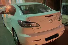 مزدا، 3 نیو صندوق دار