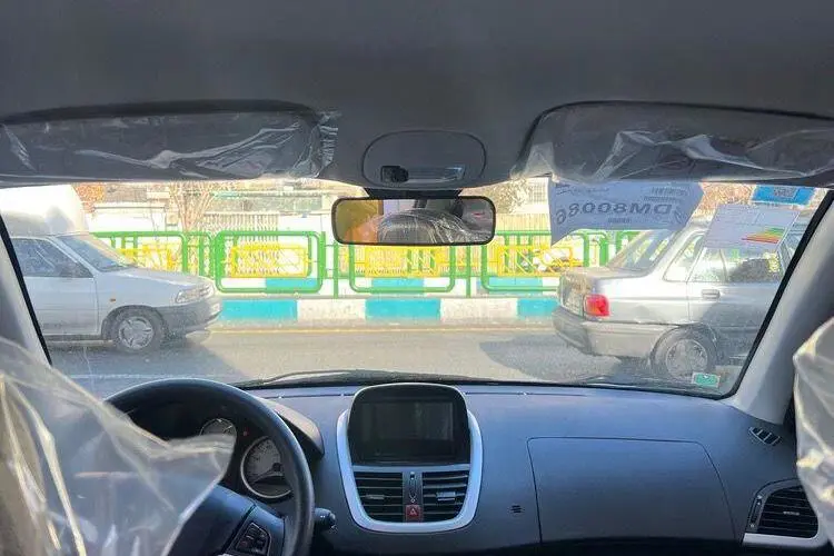 پژو،  207