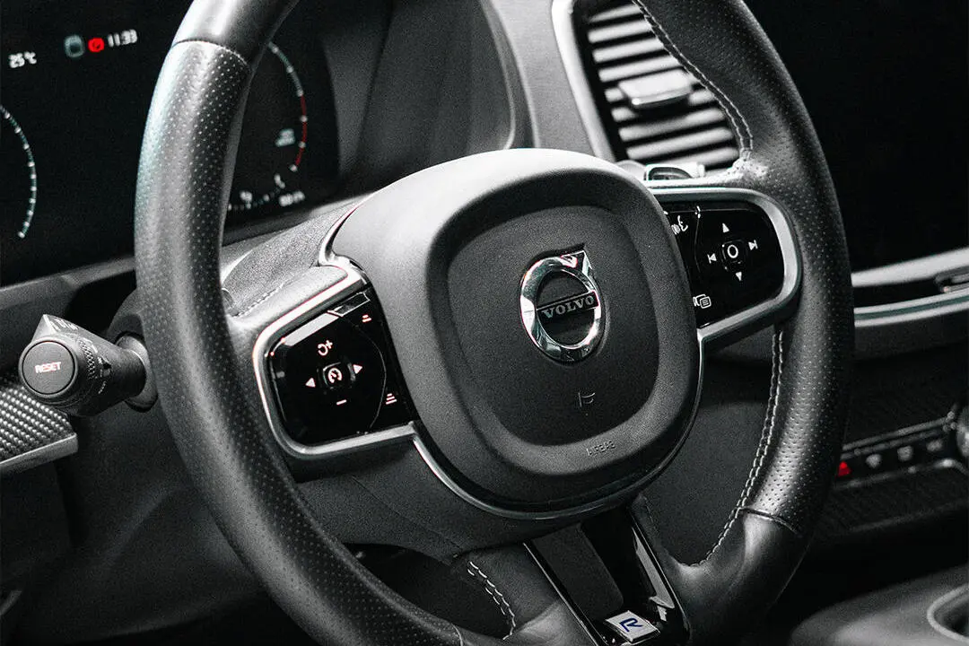 ولوو،  XC90