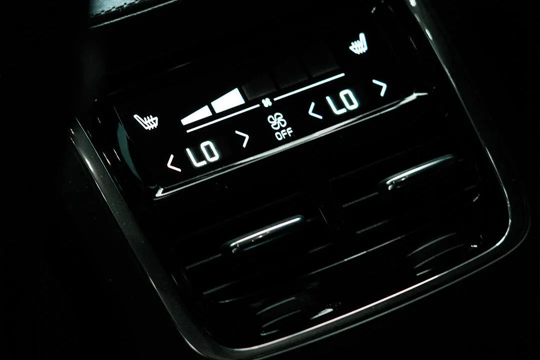 ولوو،  XC90