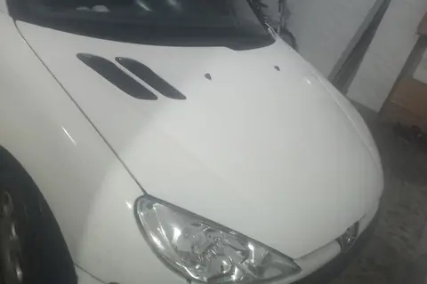 پژو، 206