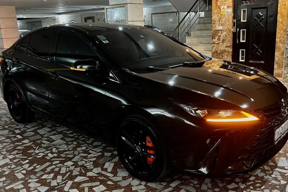 فونیکس،  آریزو 6 جی تی (Z6 GT)