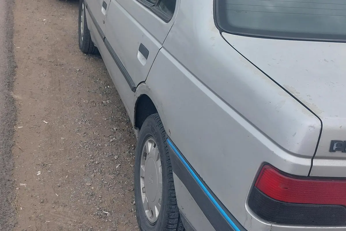 پژو،  405