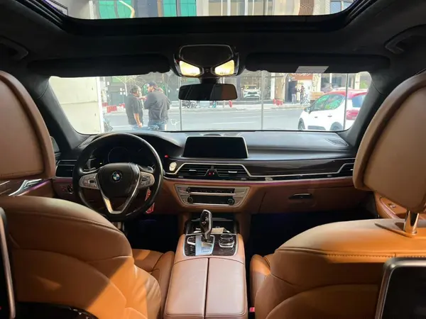 ب ام و، سری 7