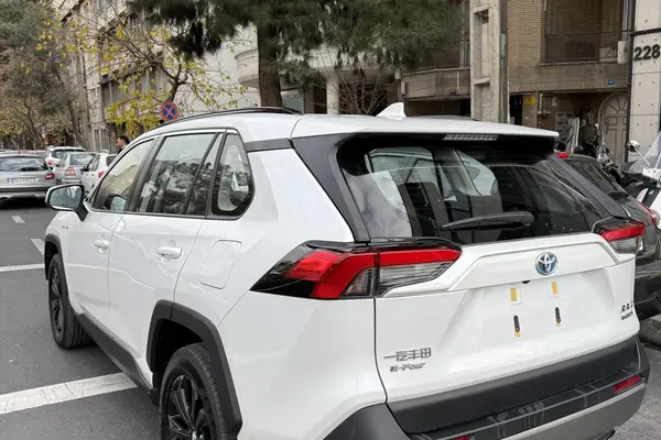 تویوتا، راوفور هیبرید