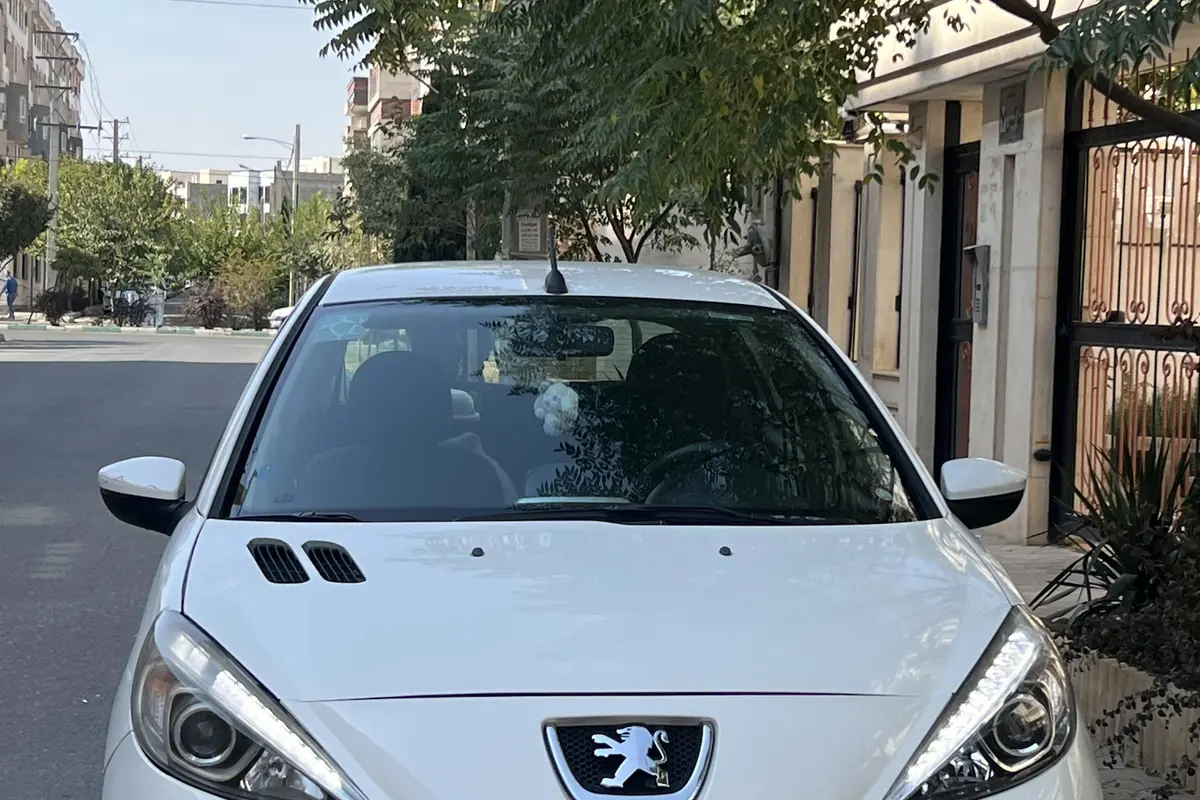 پژو،  207