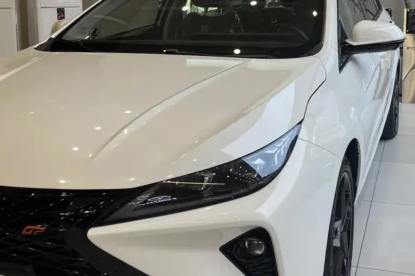 فونیکس، آریزو 6 جی تی (Z6 GT)