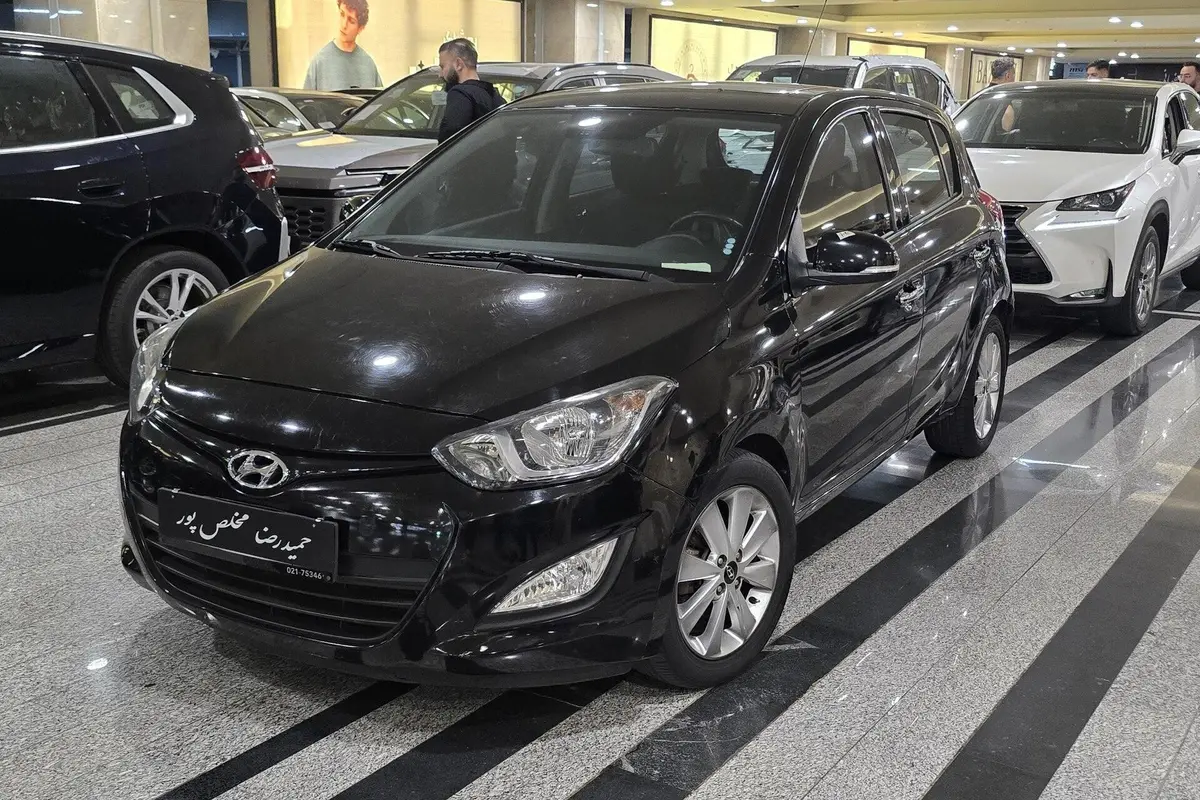 هیوندای،  i20