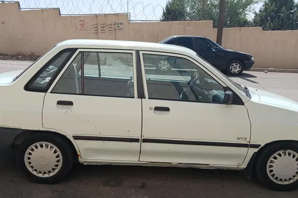 پراید، صندوق دار