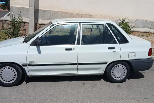 پراید، صندوق دار