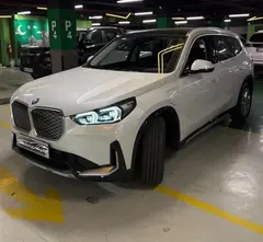 ب ام و، iX1