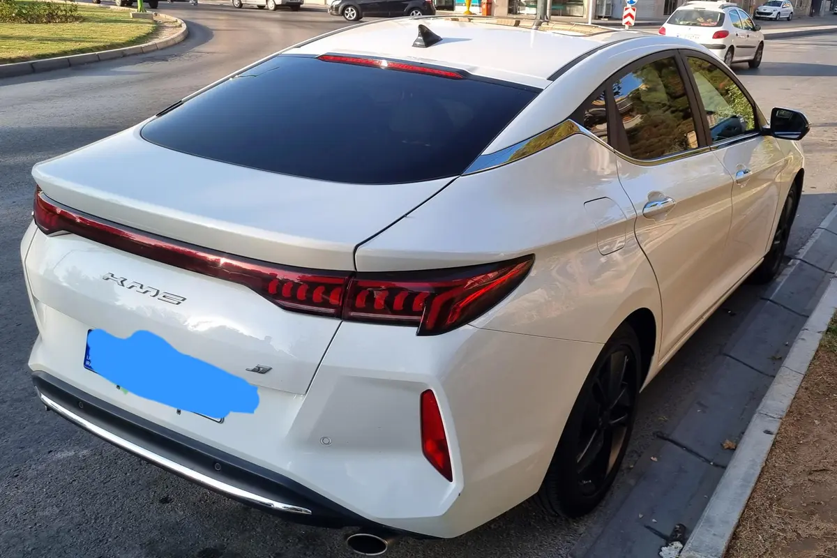 کی ام سی،  J7