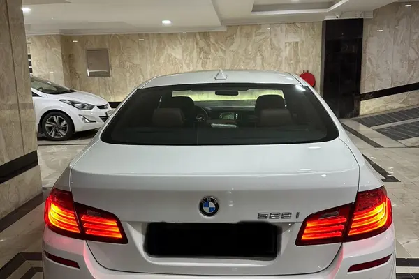 ب ام و، سری 5 سدان