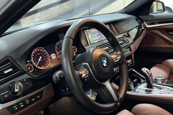 ب ام و، سری 5 سدان