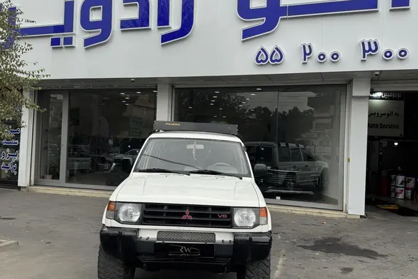 میتسوبیشی، پاجرو چهار در