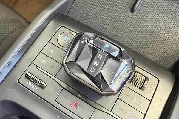 بی وای دی، چین ال DMi