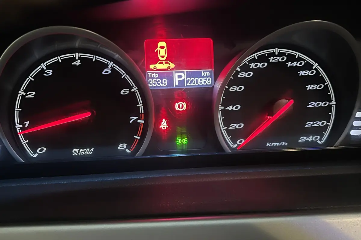 ام جی،  6