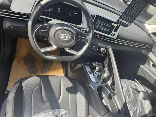 هیوندای، النترا