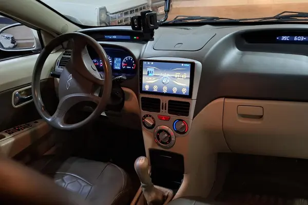 ام وی ام  315هاچ بک